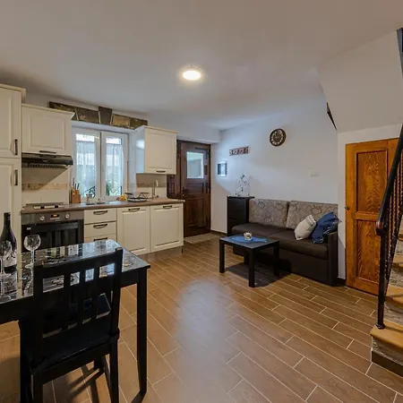 Gea Apartment Lucija